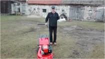 Kopaniarze: sołectwo zakupiło kosiarkę