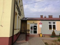 Żabiny: Trwa naprawa szkolnego dachu