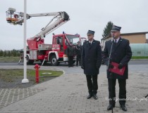 OSP w Rybnie otrzymała samochód z podnośnikiem