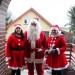 Dębień: Mikołaj i Śnieżynki odwiedzili mieszkańców